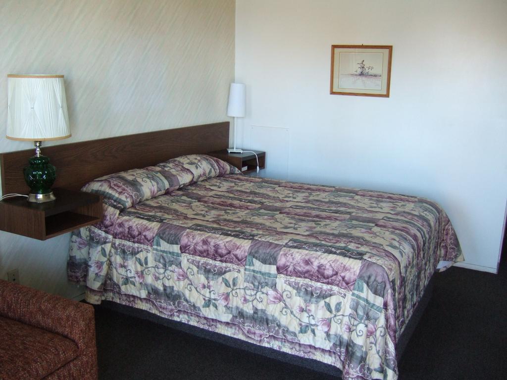 Wild Rose Inn Vegreville Room photo
