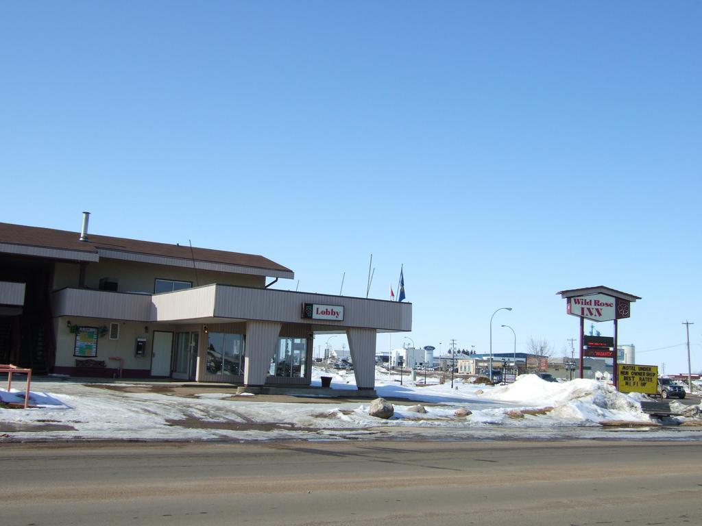 Wild Rose Inn Vegreville Exterior photo